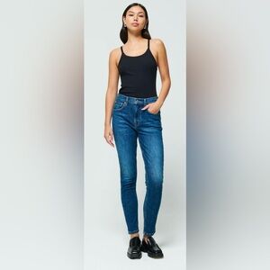 185.  Ética Giselle Mid Rise Jeans